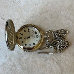 Riviera pocket Watch battery silver color
